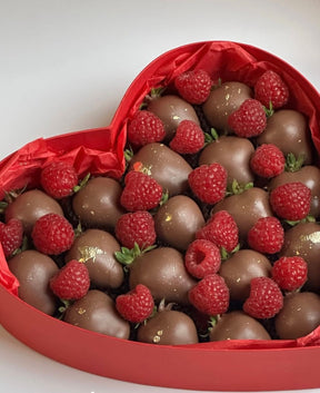 Strawberry Chocolate  Heart Box (12 Piece)